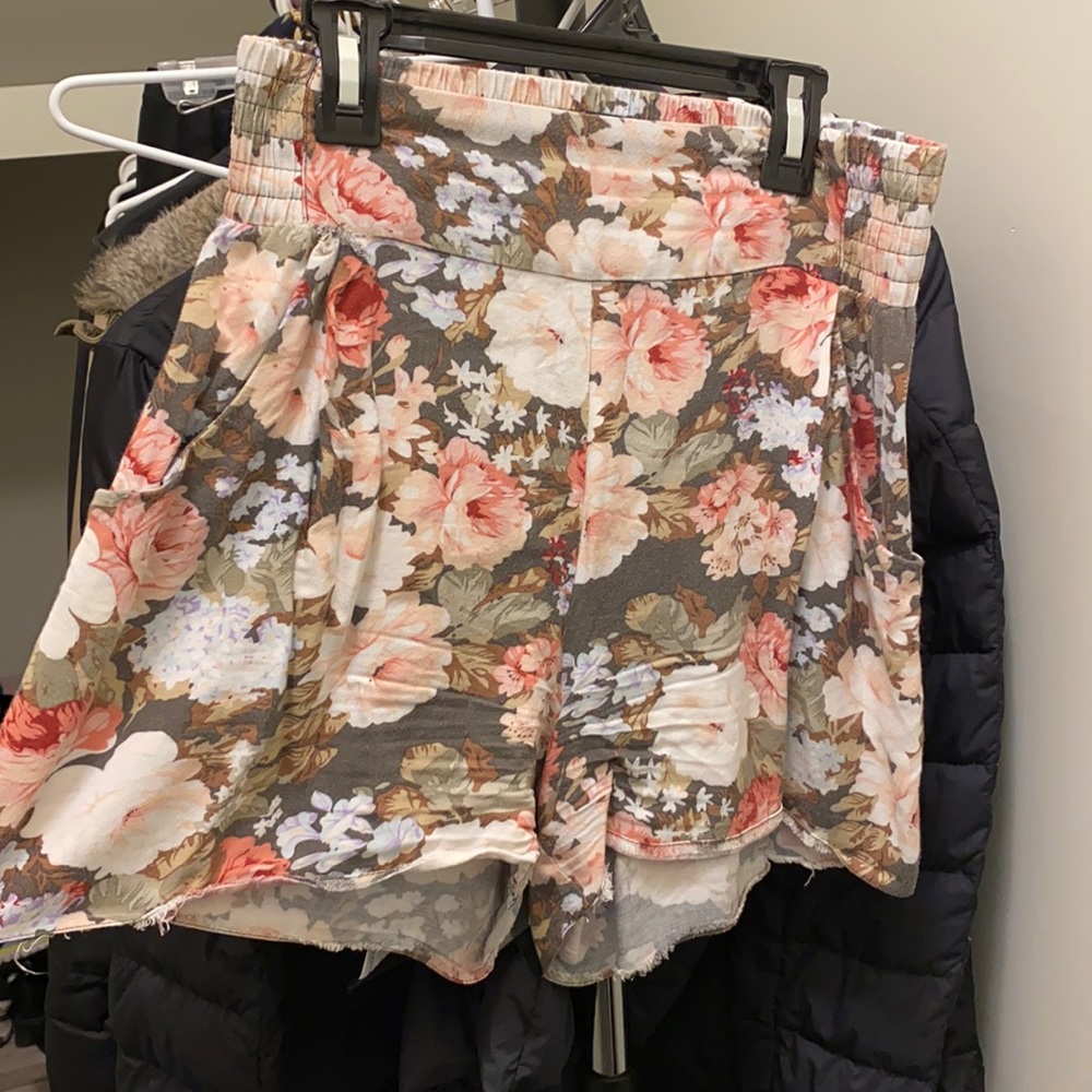 Aritzia Size Small Talula High Waisted Shorts